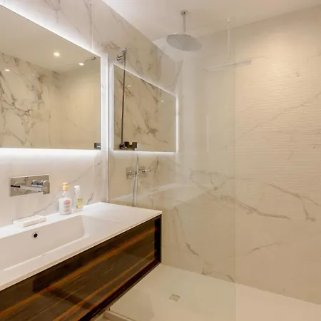Centre - 5 Min A Pied Du Palais Des Festivals & Des Plages - Terrasse 30m2 Apercu - Gray D'albion